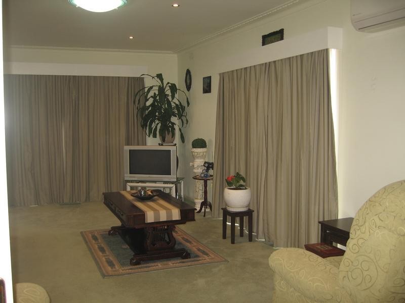 4 Rebecca Mac, Hallam VIC 3803
