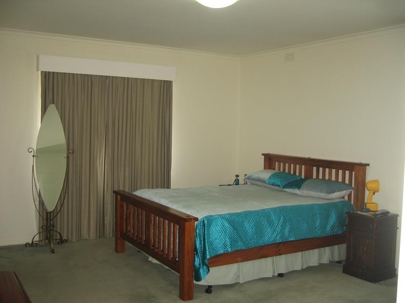 4 Rebecca Mac, Hallam VIC 3803