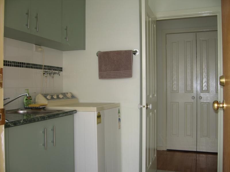 4 Rebecca Mac, Hallam VIC 3803