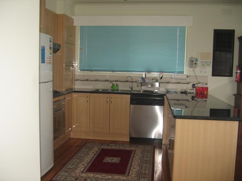 4 Rebecca Mac, Hallam VIC 3803