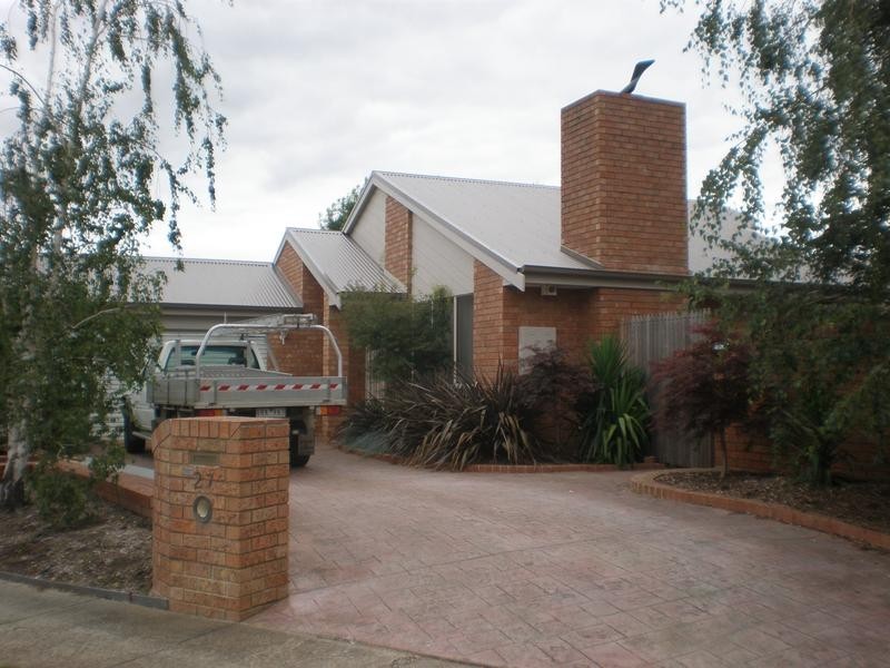 27 Coolong Street, Berwick VIC 3806