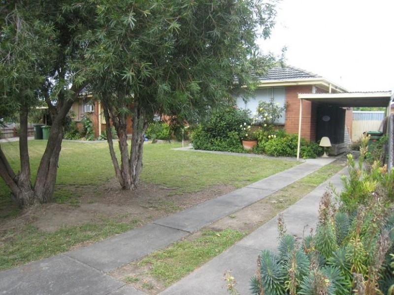 2/17 Edinborough Street, Hallam VIC 3803