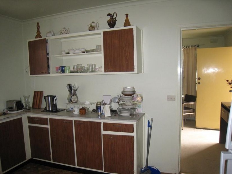 2/17 Edinborough Street, Hallam VIC 3803