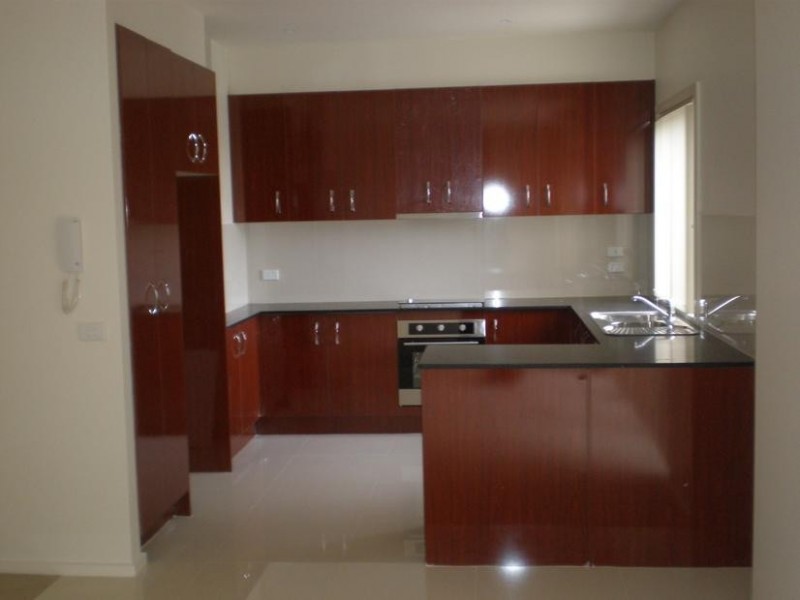 27/2-4 Hutton Street, Dandenong VIC 3175