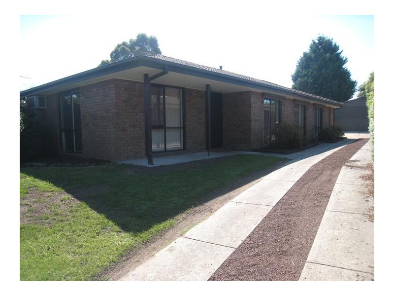 10 Debanne Court, Narre Warren VIC 3805