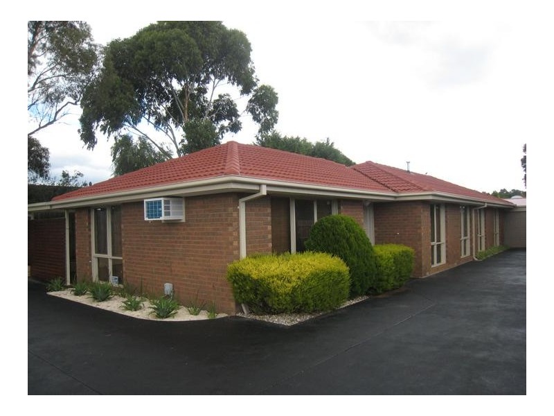 53 Kennington Park Drive, Endeavour Hills VIC 3802