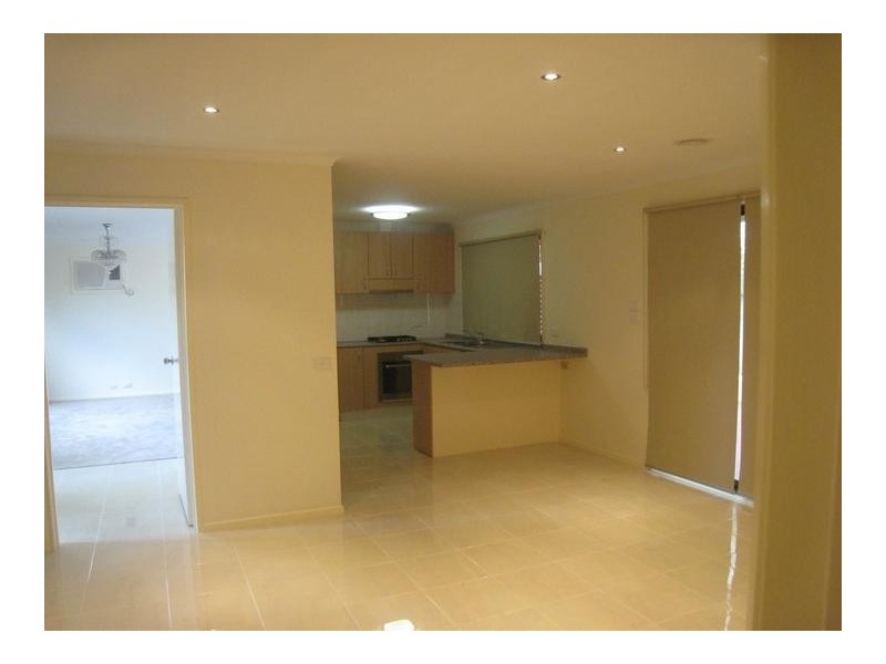 53 Kennington Park Drive, Endeavour Hills VIC 3802