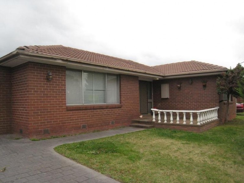 3 Weigela Court, Doveton VIC 3177