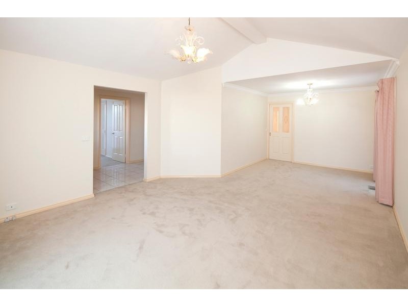 1 Isaac Court, Endeavour Hills VIC 3802