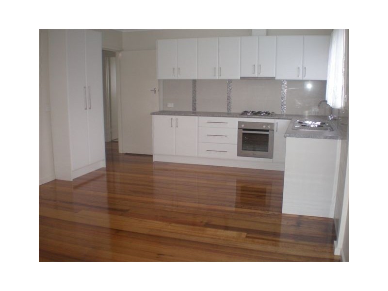 2/17 Edinborough Street, Hallam VIC 3803