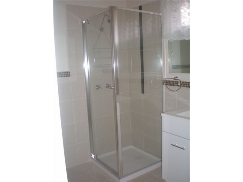 2/17 Edinborough Street, Hallam VIC 3803