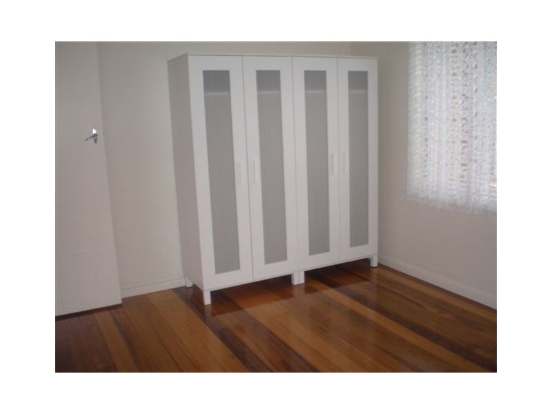 2/17 Edinborough Street, Hallam VIC 3803