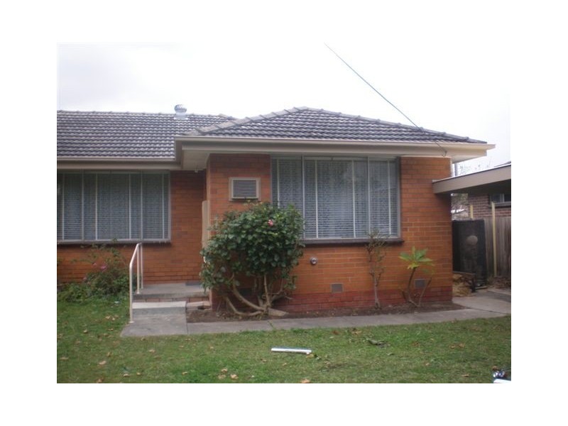 2/17 Edinborough Street, Hallam VIC 3803