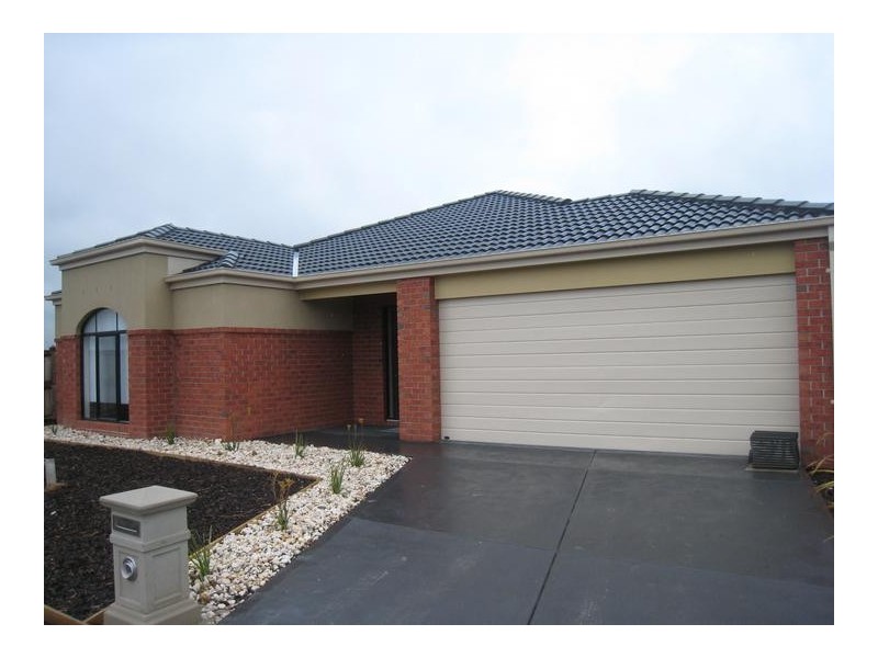 229 Paterson Drive, Lynbrook VIC 3975