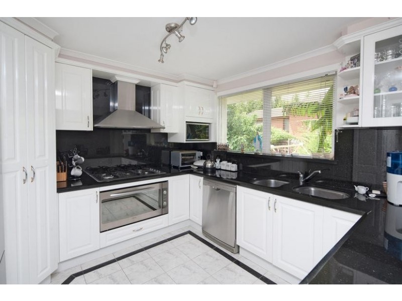 6 Lauriston Drive, Endeavour Hills VIC 3802