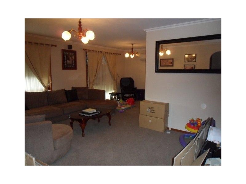 97 Kennington Park Drive, Endeavour Hills VIC 3802