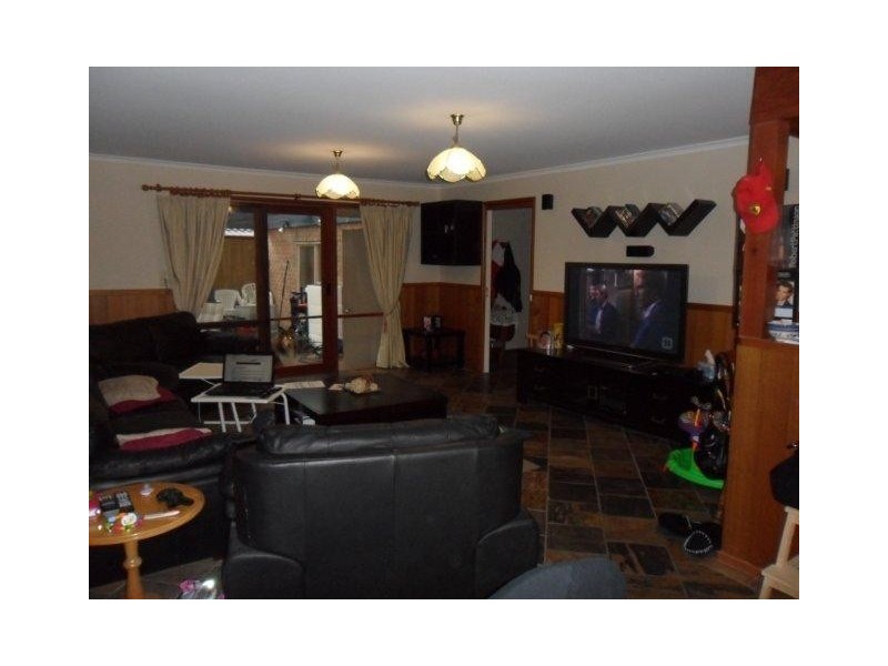 97 Kennington Park Drive, Endeavour Hills VIC 3802