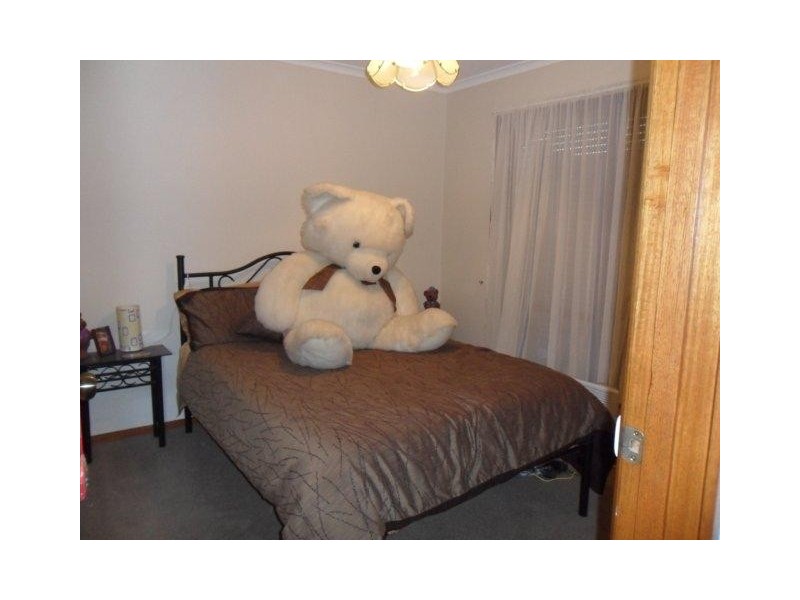 97 Kennington Park Drive, Endeavour Hills VIC 3802