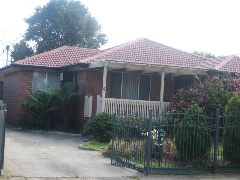 6 Glencoe Grove, Dandenong North VIC 3175