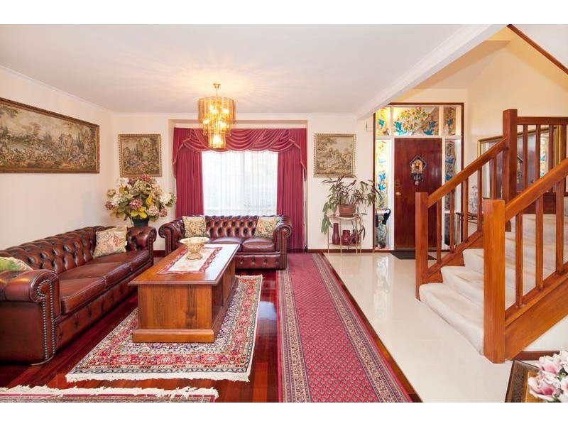 77 Georgette Crescent, Endeavour Hills VIC 3802