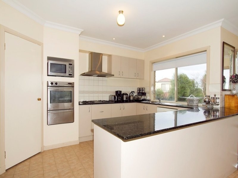 17 Winterton Court, Hallam VIC 3803