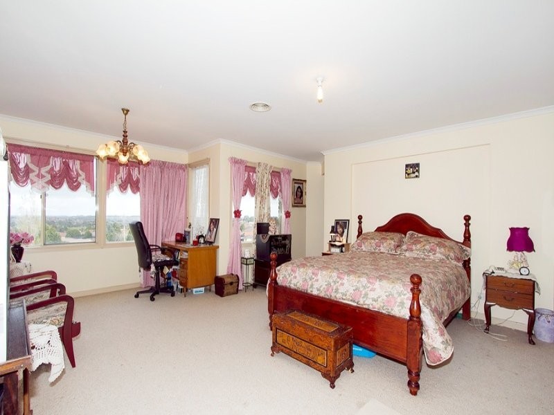 17 Winterton Court, Hallam VIC 3803