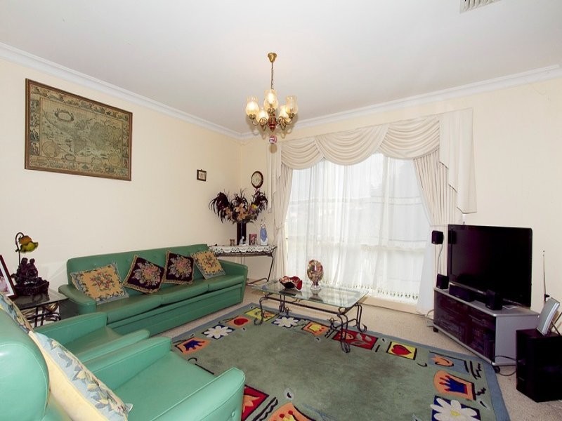 17 Winterton Court, Hallam VIC 3803