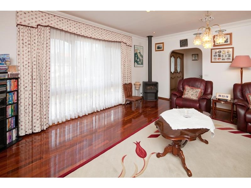 77 Gladeswood Drive, Mulgrave VIC 3170