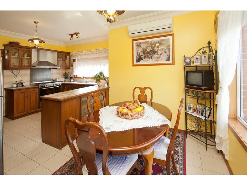 77 Gladeswood Drive, Mulgrave VIC 3170