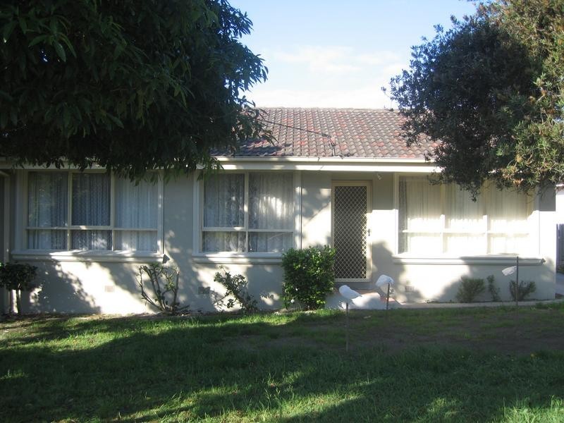 1/20 Louis Street, Doveton VIC 3177