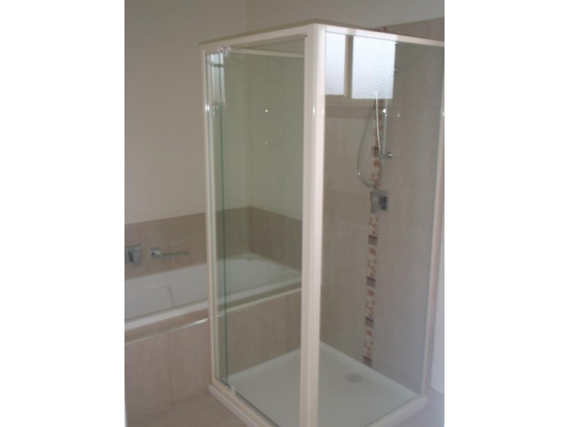 2/20 Rowan Drive, Doveton VIC 3177