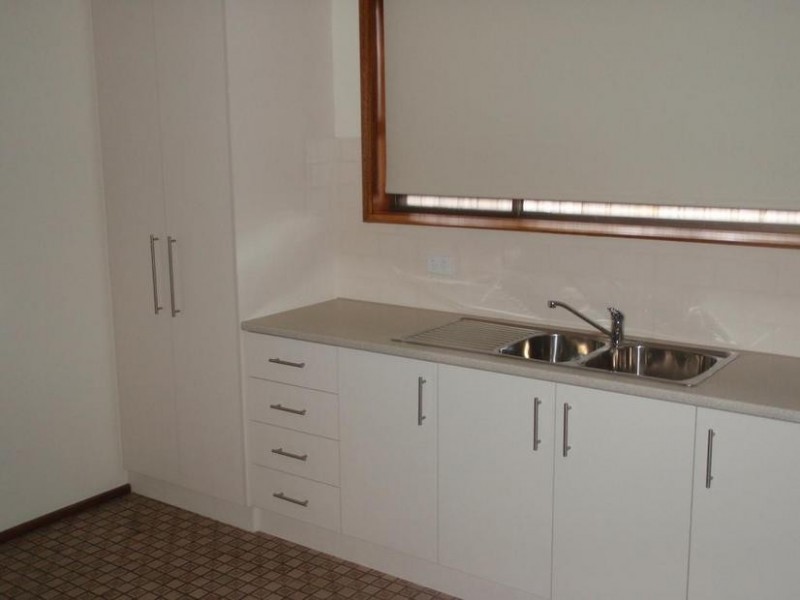 4/24 Close Avenue, Dandenong VIC 3175