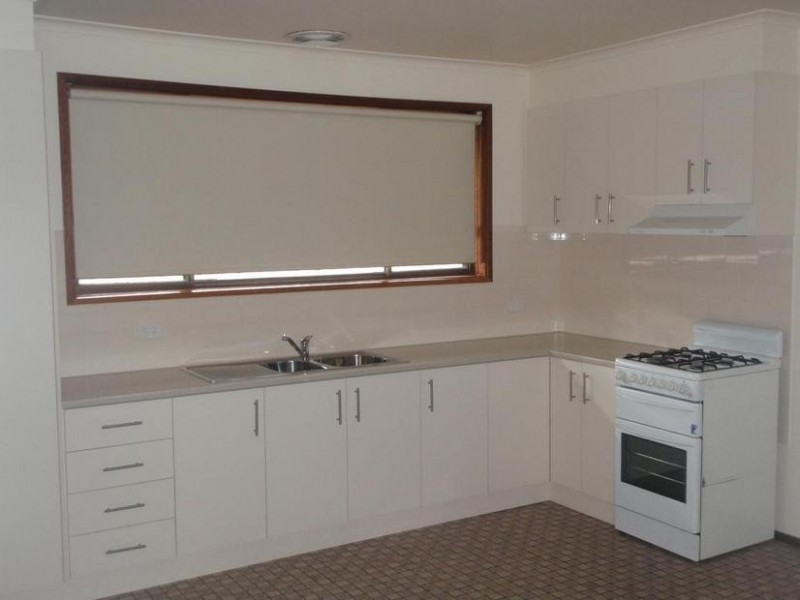 4/24 Close Avenue, Dandenong VIC 3175