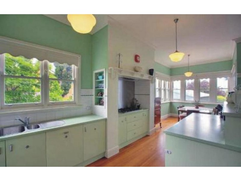 18 Birdwood Avenue, Dandenong VIC 3175