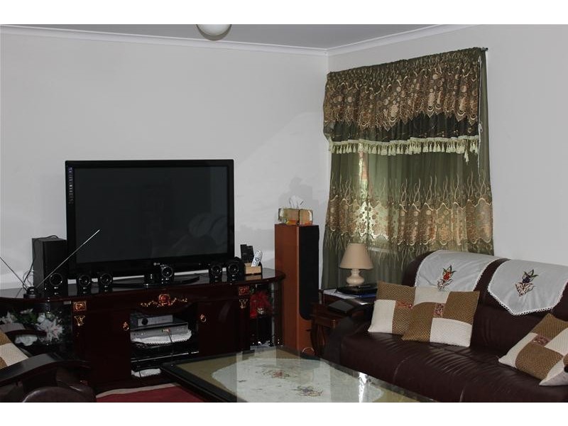 9 Village Drive, Hampton Park VIC 3976