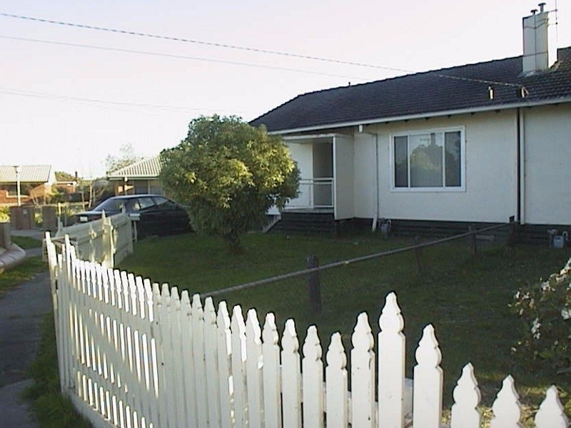 11 Kanooka Grove, Doveton VIC 3177