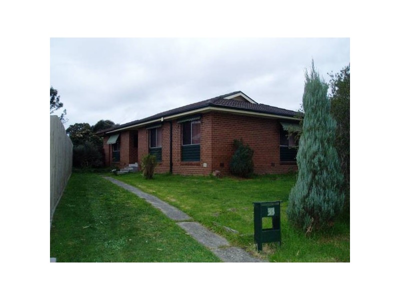 33 Amalfi Drive, Endeavour Hills VIC 3802