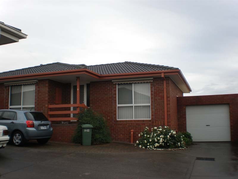 2/64 Arthur Phillip Drive, Endeavour Hills VIC 3802