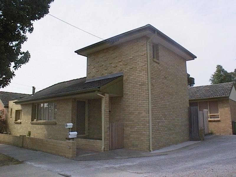 2/152 Gladstone Road, Dandenong VIC 3175