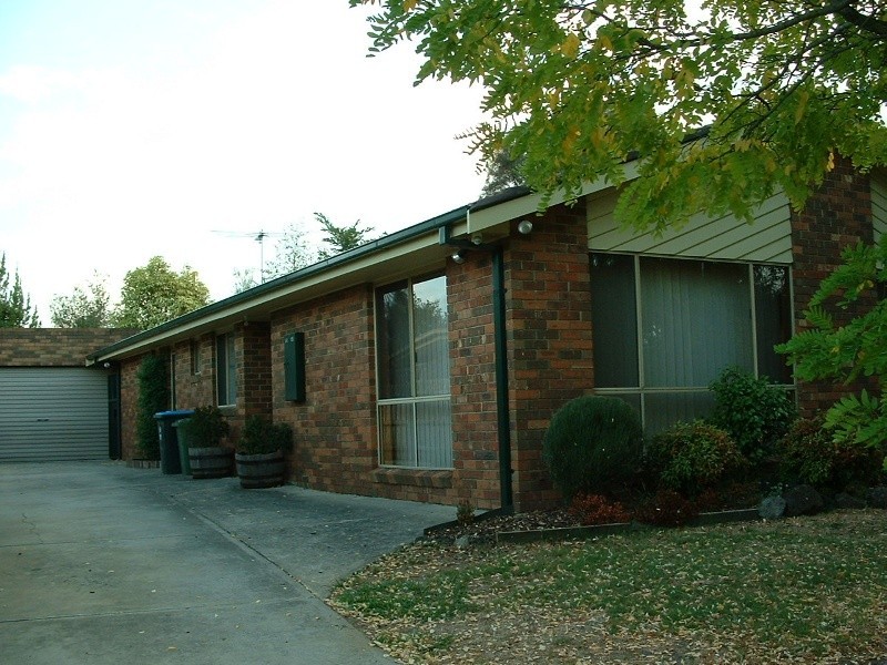 11 Warrock Court, Berwick VIC 3806