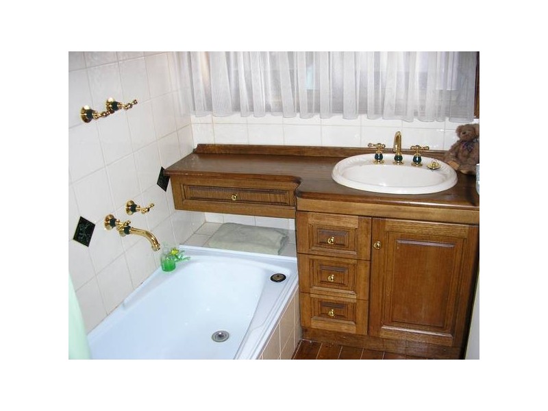 10 Hughes Crescent, Dandenong North VIC 3175