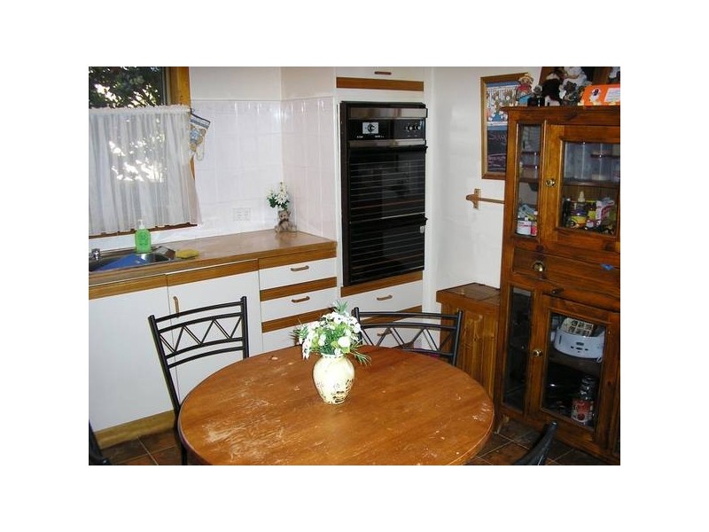 10 Hughes Crescent, Dandenong North VIC 3175