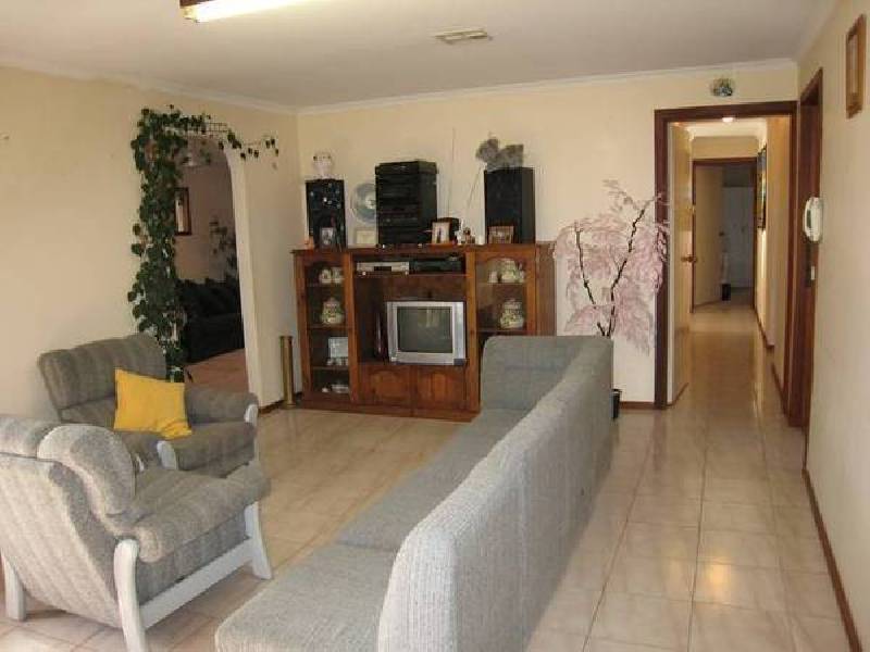 90 Shetland Street, Endeavour Hills VIC 3802