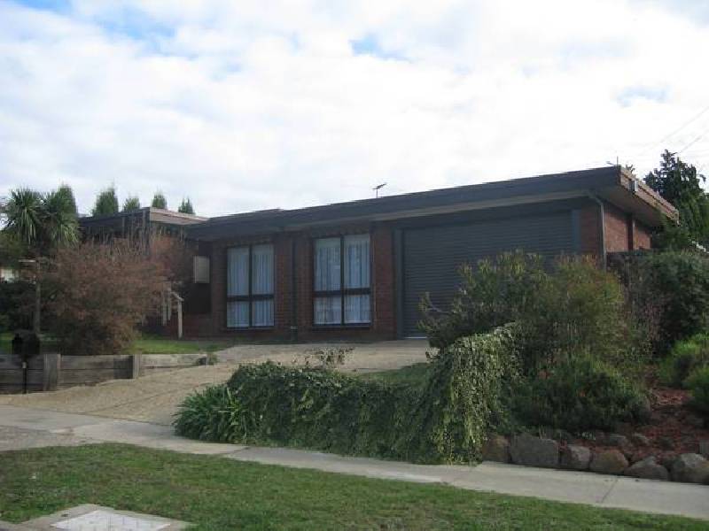6 Howe Avenue, Dandenong North VIC 3175