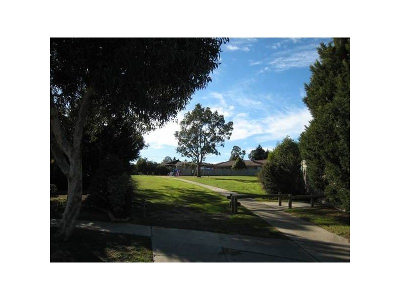 Sarah Place, Hampton Park VIC 3976