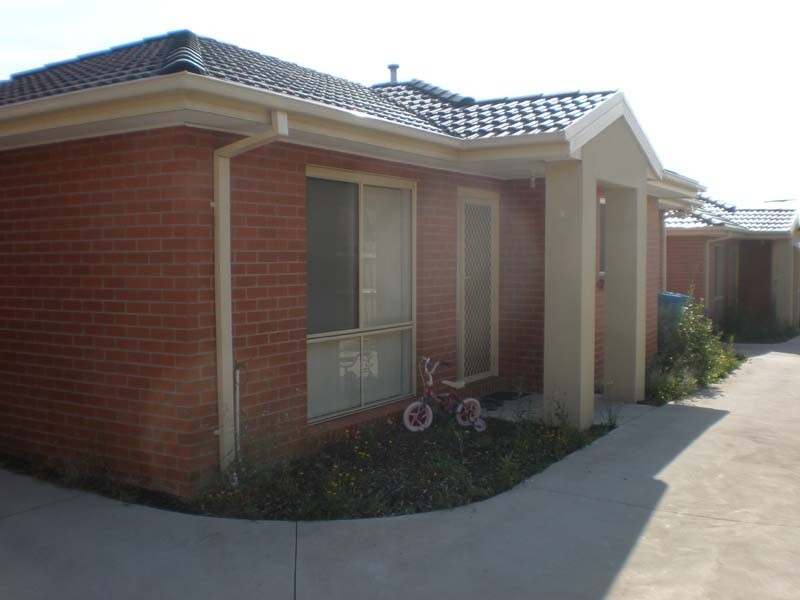 2/3 Easterleigh Crt, Dandenong VIC 3175