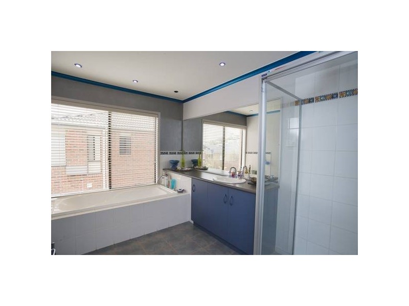 The Quays, Narre Warren South VIC 3805