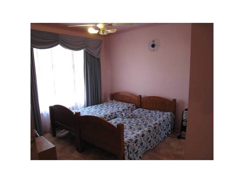 8 Barton Street, Dandenong North VIC 3175