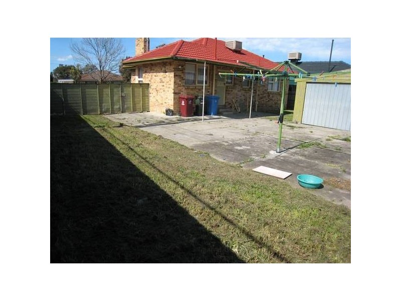 8 Barton Street, Dandenong North VIC 3175