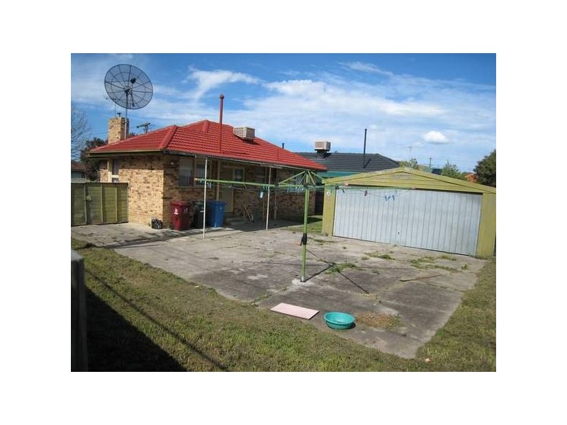 8 Barton Street, Dandenong North VIC 3175